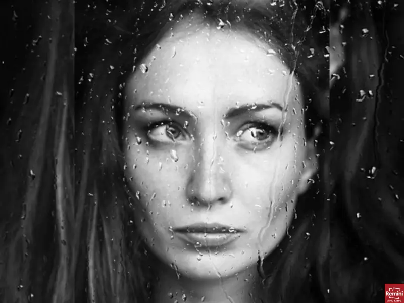 How To Take Dark & Moody Photos 17 Girl face in dark photography