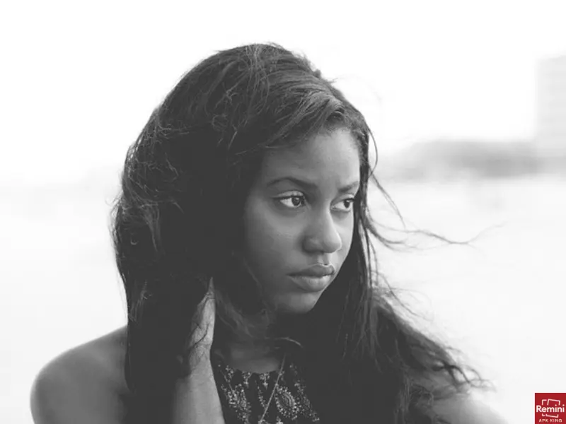 Easy Dramatic Natural Light Portraits 4 girl n wind and natural light